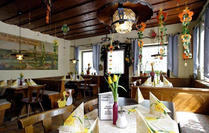 Gasthaus Mooshaeusl Hebertshausen Esterno foto